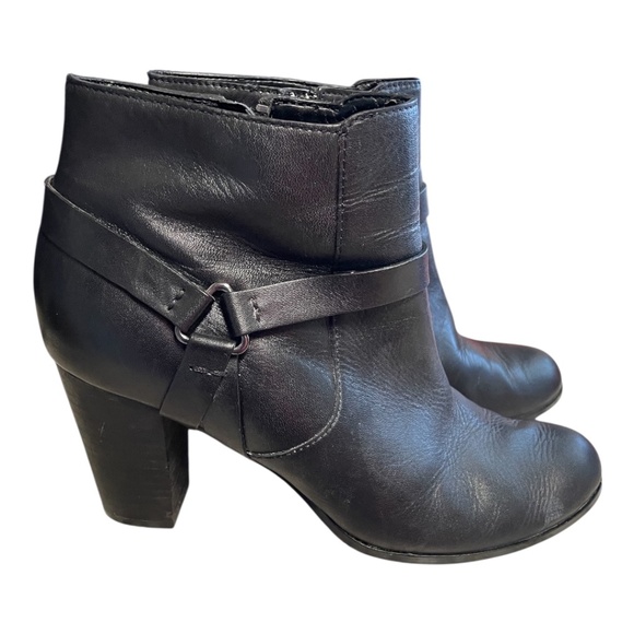 COLE HAAN Calixta Leather Harness Black Ankle Boot Chunky Heel Zipper Sz 9 - Picture 1 of 7